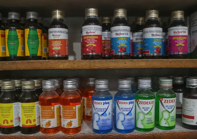 Obat batuk sirop di sebuah apotek di Srinagar, Jammu dan Kashmir, pada 6 Oktober 2025.