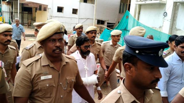 சவுக்கு சங்கர் பின்னணி என்ன? 