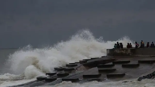 સેનયાર વાવાઝોડું, બંગાળની ખાડીમાં સિસ્ટમ, અરબ સાગરમાં સિસ્ટમ, ગુજરાતમાં વરસાદ અને ઠંડી, અંદમાન દ્વીપ સમૂહ તામિલનાડુ કેરળ ઓડિશા આંધ્ર પ્રદેશ વરસાદ, બીબીસી ગુજરાતી હવામાન સમાચાર, બીબીસી વેધર