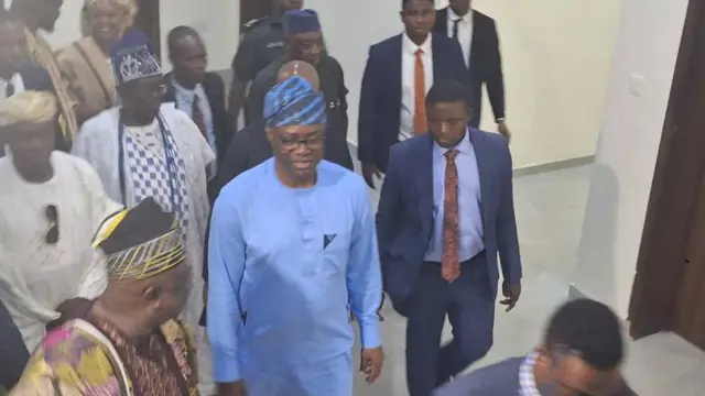 Gomina Seyi Makinde n ṣayẹwo aafin tuntun naa