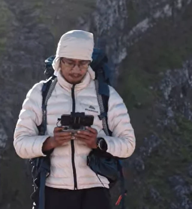 Reza Selang, pemandu pendakian di Gunung Dukono
