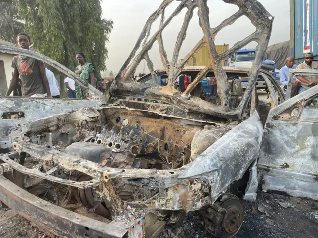 One of di motor wey burn wit im bonnet for air