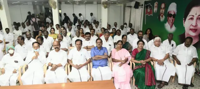 அ.தி.மு.க. நிர்வாகிகள் கூட்டம்