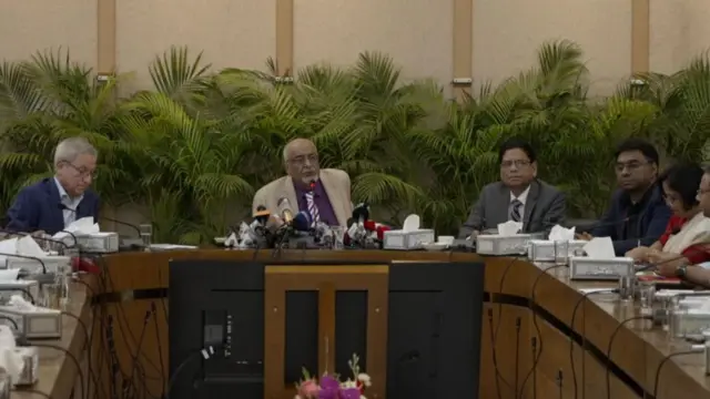 শ্বেতপত্র প্রণয়ন কমিটির সংবাদ সম্মেলন