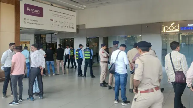 USA Deportation : અમેરિકાથી ડિપૉર્ટ કરાયેલા આઠ ગુજરાતીઓ અમદાવાદ પહોંચ્યા