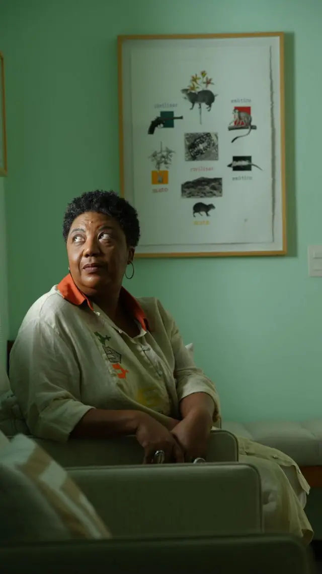Rosana Paulino em sua casa no bairro de Pirituba, em São Paulo