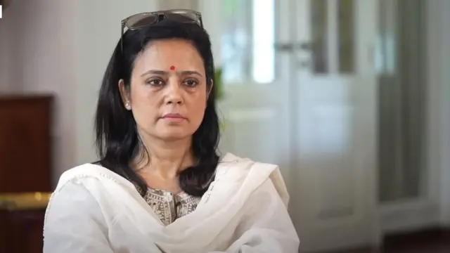 महुआ मोइत्रा