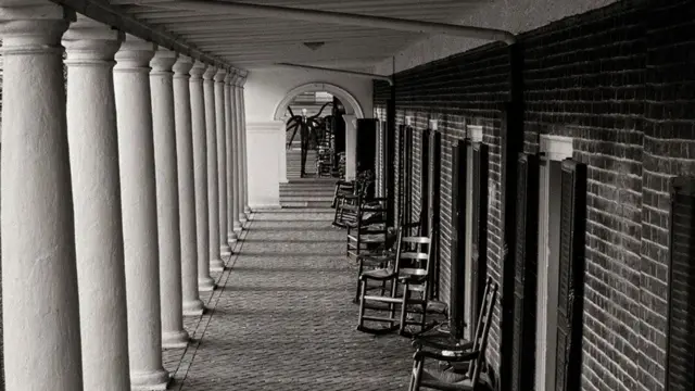 ‘ስለንደር ማን’ መብዛሕትኡ ግዜ ኣብ ምዕሩይ ስእልታት ዳርጋ ኣይርአን እዩ