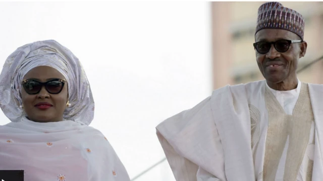 Aisha da marigayi shugaba Buhari lokacin rantsuwar kama aiki a 2019.