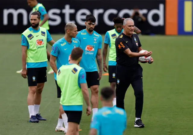 প্রায় ছয় বছর ধরে ব্রাজিল দলের দায়িত্বে আছেন তিতে