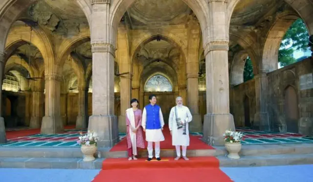 पीएम मोदी और शिंज़ो आबे