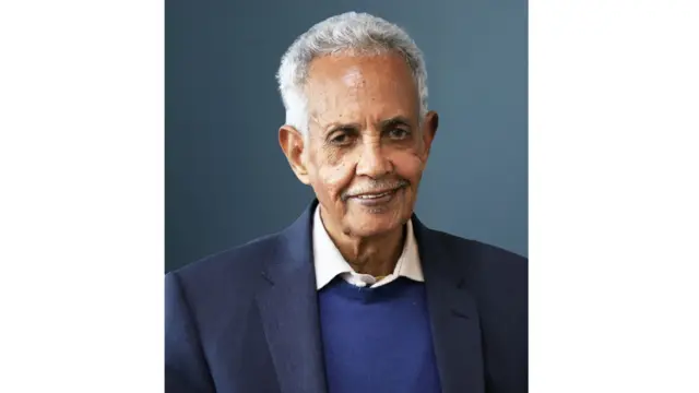 አሕመድ ቀሎ (በኋላ ዶክተር)፣ በኢህአዴግ የመጀመርያ ዓመታት የኢትዮጵያ አየር መንገድ ሥራ አስፈጻሚ የነበሩ።