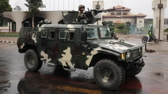 నేపాల్, జెన్ జెడ్, సుశీలా కార్కి, కేపీ శర్మ ఓలీ