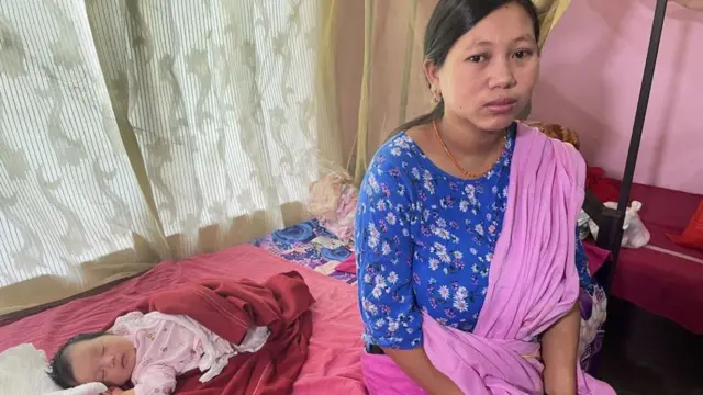 મરીના સોરામ ગામ પર થયેલા હુમલા બાદ રાહત કૅમ્પમાં પહોંચ્યાં હતાં