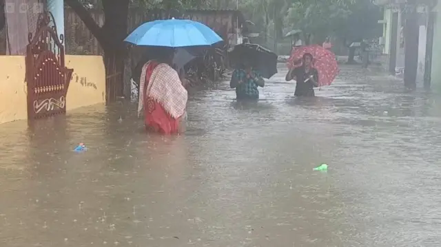 4 மாவட்டங்களுக்கு ரெட் அலெர்ட், தூத்துக்குடி 