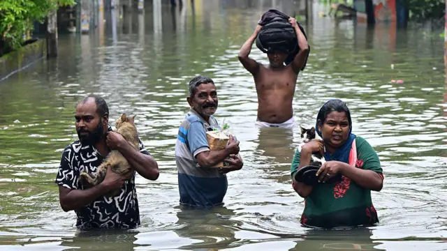 ශ්රී ලංකාව 'දිට්වා' සුළි කුණාටුවට මුහුණ දීම