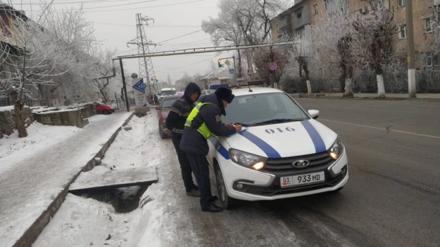 Кайгуул кызматынын инспектору протокол түзүүдө