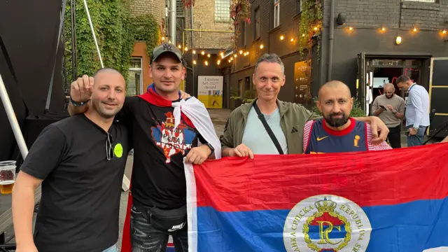 Dragan (drugi sleva) i drugovi doputovali su u subotu u Rigu za meč sa domacom Letonijom