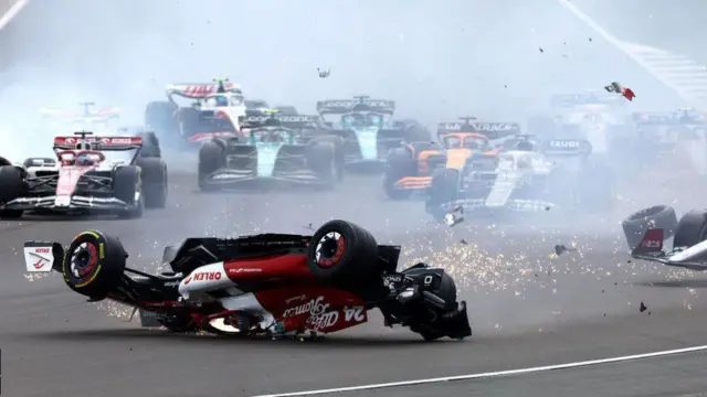 گوانیو ژو از این تصادف در جایزه بزرگ سیلورستون ۲۰۲۲ جان سالم بدر برد، در حالی که بکر با نگرانی منتظر شنیدن خبر از راننده‌اش در مقر تیم بود