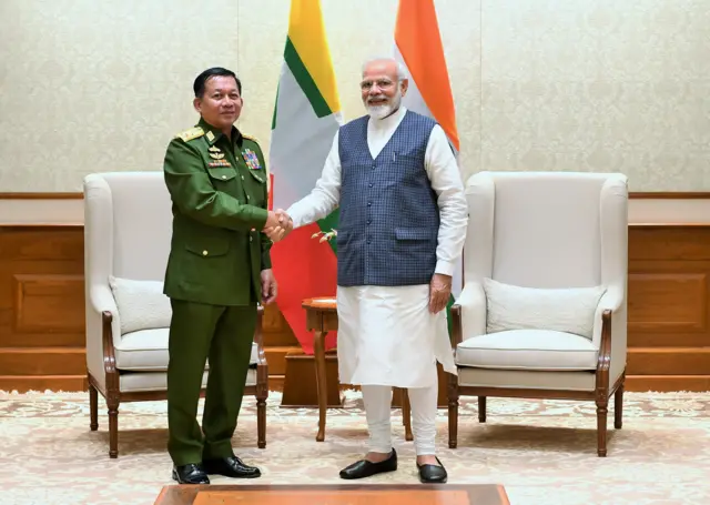 ဗိုလ်ချုပ်မှူးကြီးမင်းအောင်လှိုင်နဲ့ အိန္ဒိယဝန်ကြီးချုပ်တို့ ဒေလီမြို့မှာ ၂၀၁၉ ခုနှစ်တုန်းကတွေ့ဆုံချိန် 