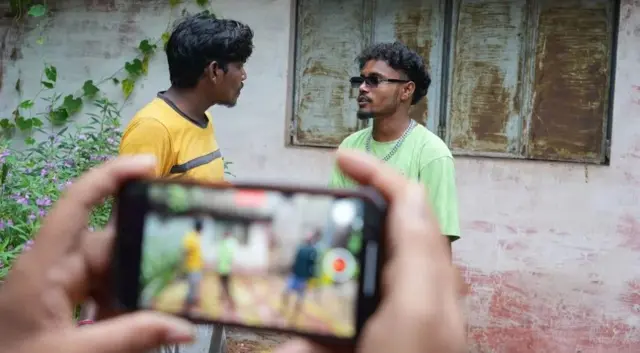 બીબીસી ગુજરાતી, ગુજરાત, ભારત, ભારતનું યૂટ્યૂબ ગામ, સોશિયલ મીડિયા