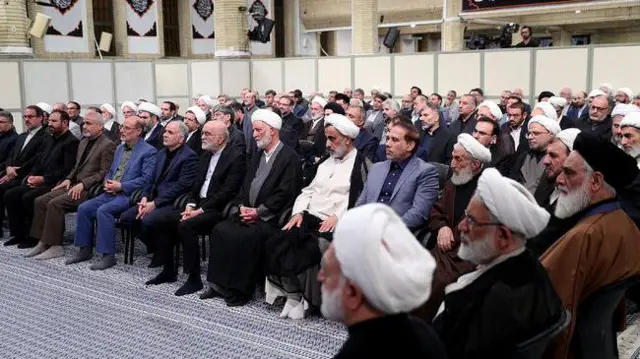 کاظم صدیقی امام جمعه موقت تهران که در ماههای اخیر خبرساز بوده، در سخنرانی امروز رهبر جمهوری اسلامی ایران شرکت داشته است