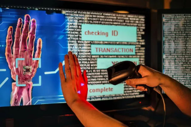 હેપ્પી ન્યૂ ઈયર 2025, બાય બાય 2024, નવા વર્ષની આગાહી, નવું વર્ષ કેવું રહેશે, બીબીસી ગુજરાતી, બીબીસી ન્યૂઝ, નવા વર્ષના રિઝોલ્યુશન 