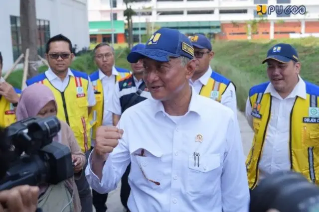 Menteri Pekerjaan Umum (PU) Dody Hanggodo, dalam salah satu kunjungan kerja rencana pembangunan fasilitas di Indonesia Paralympic Training Center (IPTC).