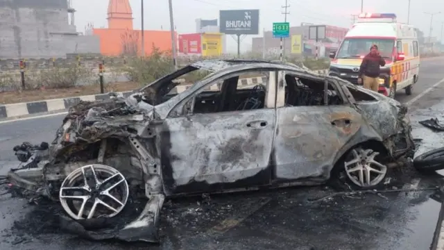 మంటల్లో కాలిపోయిన రిషబ్ పంత్ కారు