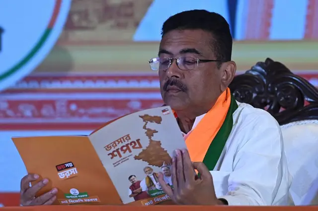 पक्षाचा पाया मजबूत करत राहिले शुभेंदू अधिकारी