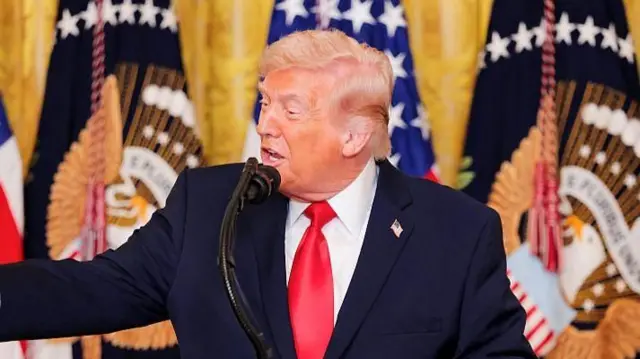 અમેરિકન સેનાનું એક કેસી-135 રિફ્યુલિંગ વિમાન પશ્ચિમ ઇરાકમાં ક્રૅશ થયું છે.