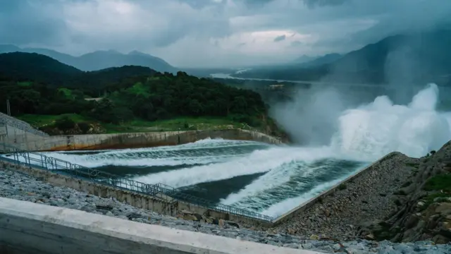 Bishaan hidha haaromsaa wayita dhangala'u
