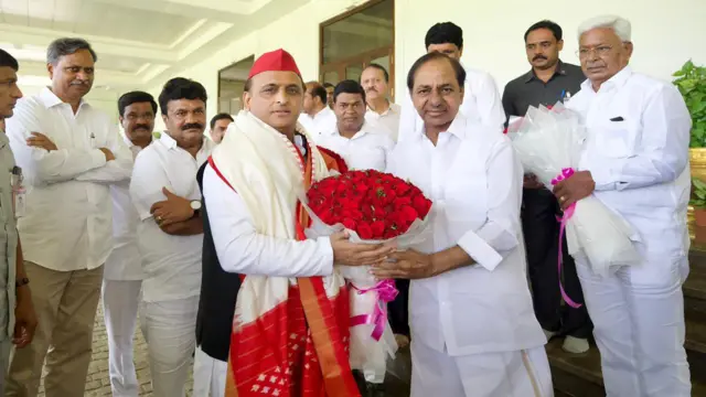 అఖిలేశ్ యాదవ్ 