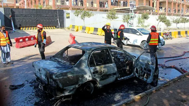 صحنه حمله انتحاری در اسلام آباد