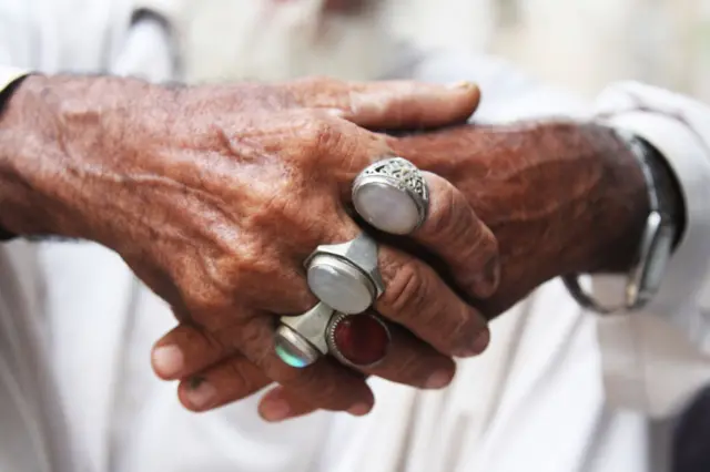 بھوپے دراصل ہندو کمیونٹی کے عامل ہوتے ہیں جو جادو ٹونے کے ذریعے علاج کرنے کا دعویٰ کرتے ہیں (فائل فوٹو) 