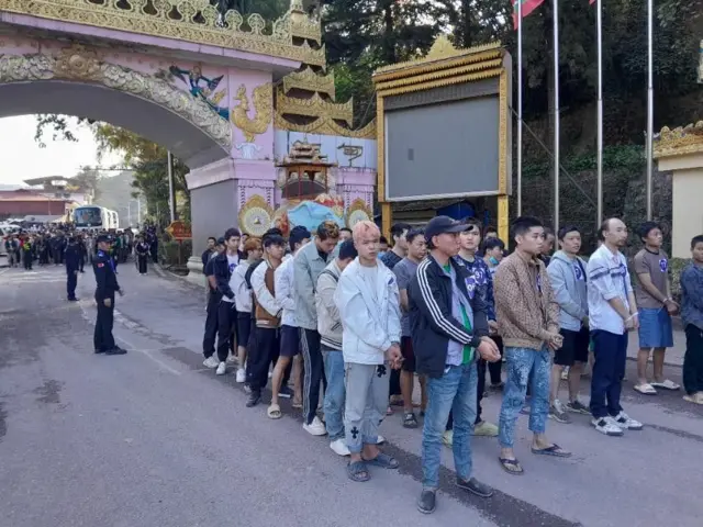 ဖေဖော်ဝါရီ ၈ ရက်အထိ တရားမဝင် နိုင်ငံခြားသားတွေ လွှဲပြောင်းနေရဆဲ