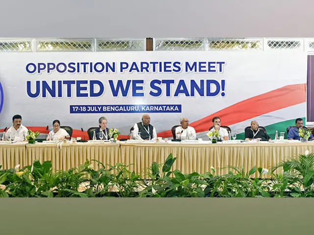 அதிகபட்சமாக எதிர்க்கட்சி 105 உறுப்பினர்களின் ஆதரவை மட்டுமே பெற முடியும்