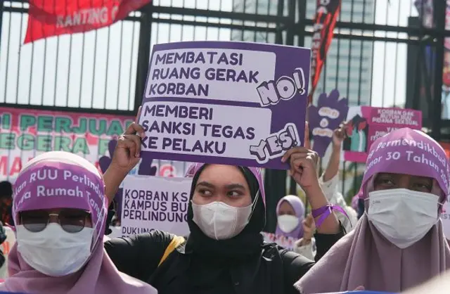 Perempuan melawan