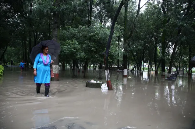 बाढी प्रभावित सर्वसाधरण