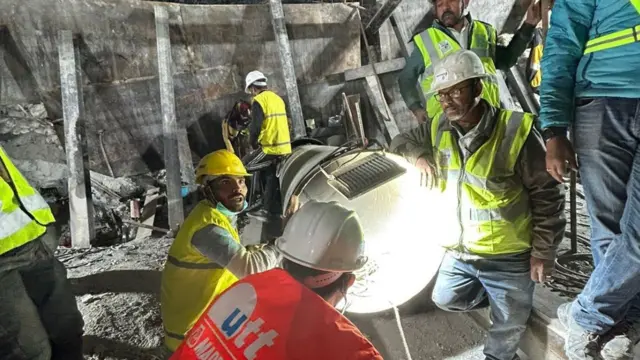 ઉત્તરકાશી ટનલમાં રૅસ્ક્યૂ ઑપરેશન છેલ્લા તબક્કામાં