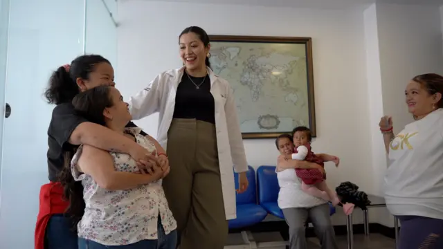 Mujeres en un centro médico. 