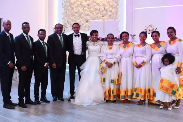 የቀድሞው የኢፌዲሪ ጠቅላይ ሚኒስትር አቶ ኃይለማሪያም ደሳለኝ ከቤተሰቦቻቸው ጋር 