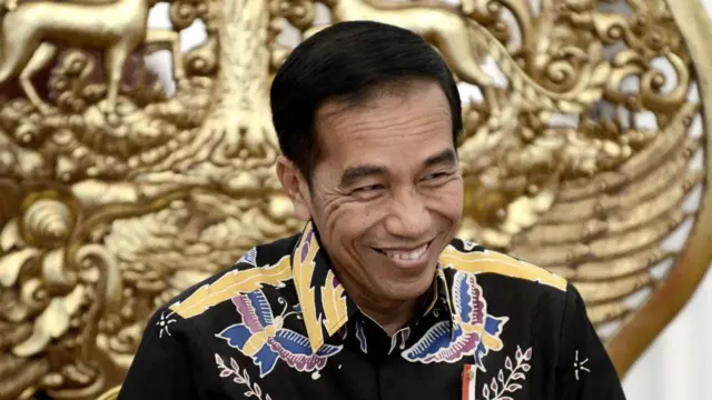 Jokowi disebut sedang berusaha untuk membangun basis massa di kandang banteng melalui Pilkada 2024.