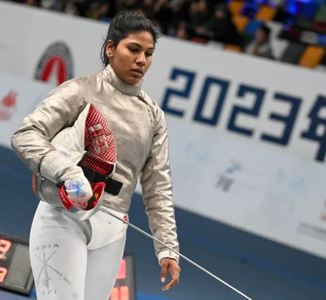 வாள்வீச்சு வீராங்கனை பவானி தேவி