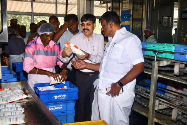 பால்வளத்துறை அமைச்சர் ஏ.எம்.நாசர்