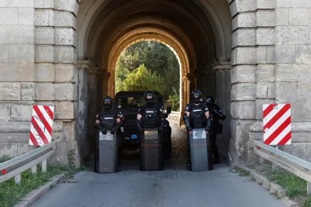 skup sns, pristalice sns protiv blokada, šetnja sns protiv blokada 13. septembra u novom sadu, 