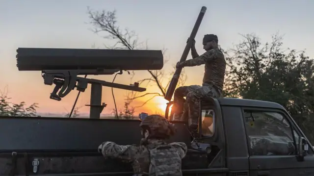 रूस के ख़िलाफ़ युद्ध के बीच यूक्रेन की सेना