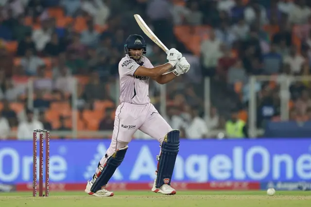 ஐபிஎல் 2026: இன்று களமிறங்கும் 4 தமிழ்நாடு வீரர்கள். யாரிடம் என்ன எதிர்பார்க்கலாம்?