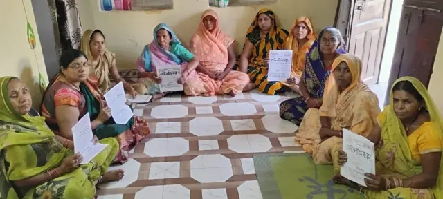 दर महिन्याला विविध गावांमध्ये बैठकीच्या माध्यमातून विविध प्रश्नांवर चर्चा केली जाते.