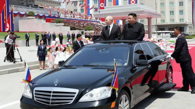 Putin y Kim en un auto 